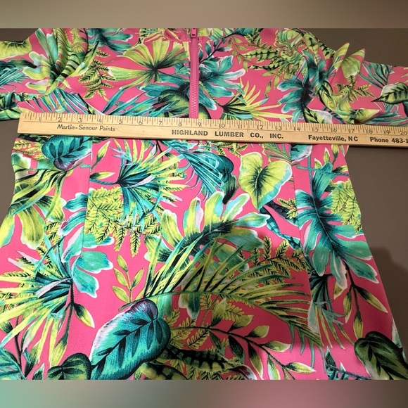 NWOT Tommy Bahama Active Golf Pink/Green Tropical Half Zip Long Sleeve Top Med - Picture 8 of 10